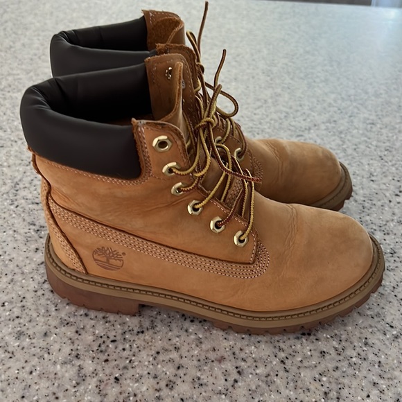 Girls Timberland Boots - Picture 4 of 5